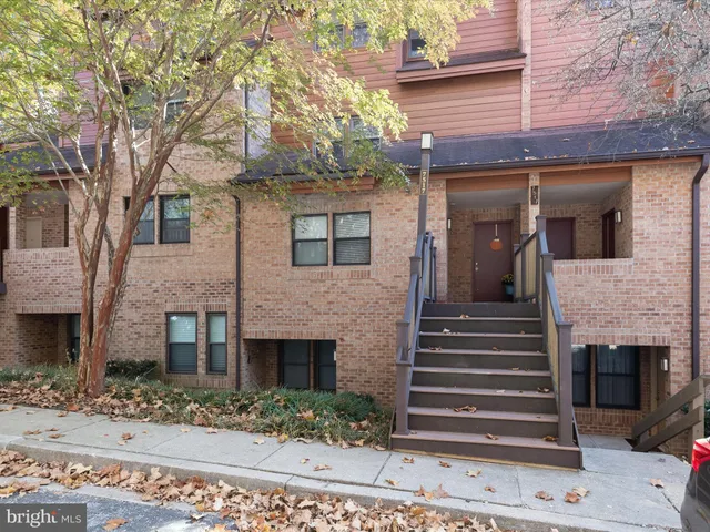 $2,300 | 7517 Weather Worn Way, Unit A, Columbia, MD 21046
