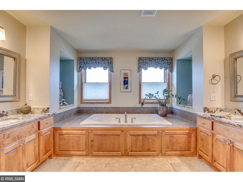 6930 Ruby Lane Chanhassen, MN 55317 - Photo 14 of 24