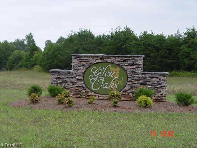 Other. Glen Oaks northern entrance sign.