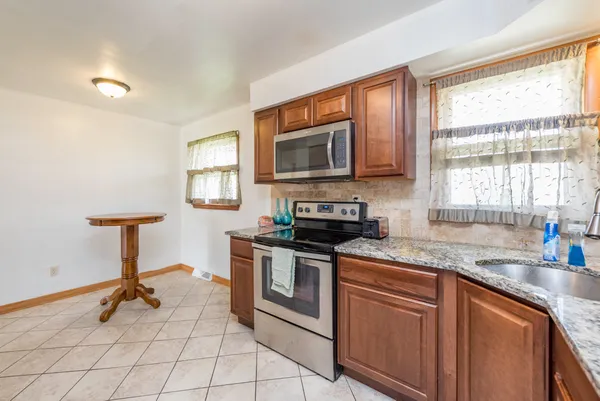 $272,500 | 2203 Gilboa Avenue, Zion, IL 60099