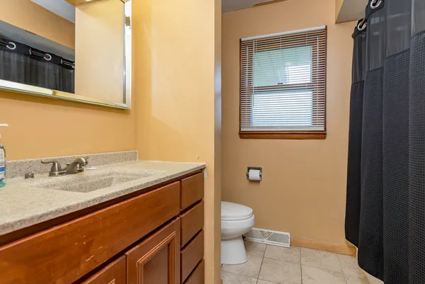 $272,500 | 2203 Gilboa Avenue, Zion, IL 60099