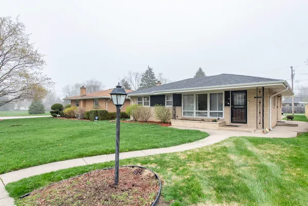 $272,500 | 2203 Gilboa Avenue, Zion, IL 60099