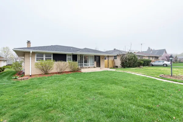 $272,500 | 2203 Gilboa Avenue, Zion, IL 60099