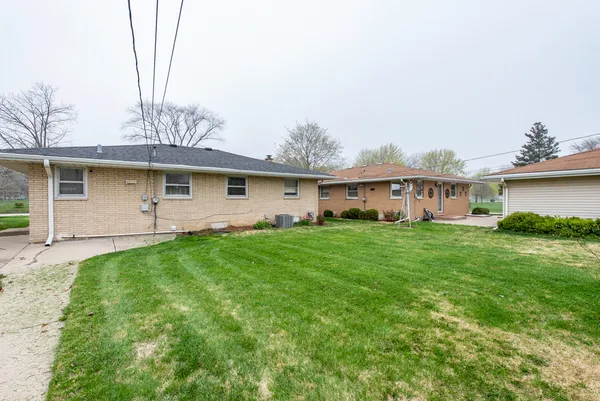 $272,500 | 2203 Gilboa Avenue, Zion, IL 60099