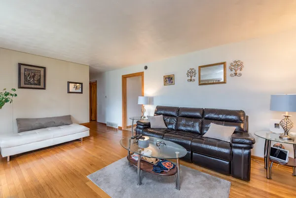 $272,500 | 2203 Gilboa Avenue, Zion, IL 60099