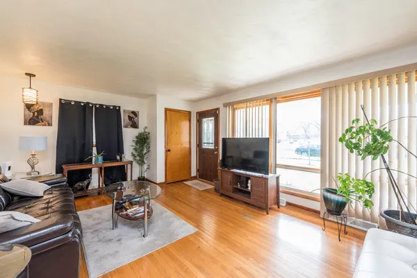 $272,500 | 2203 Gilboa Avenue, Zion, IL 60099