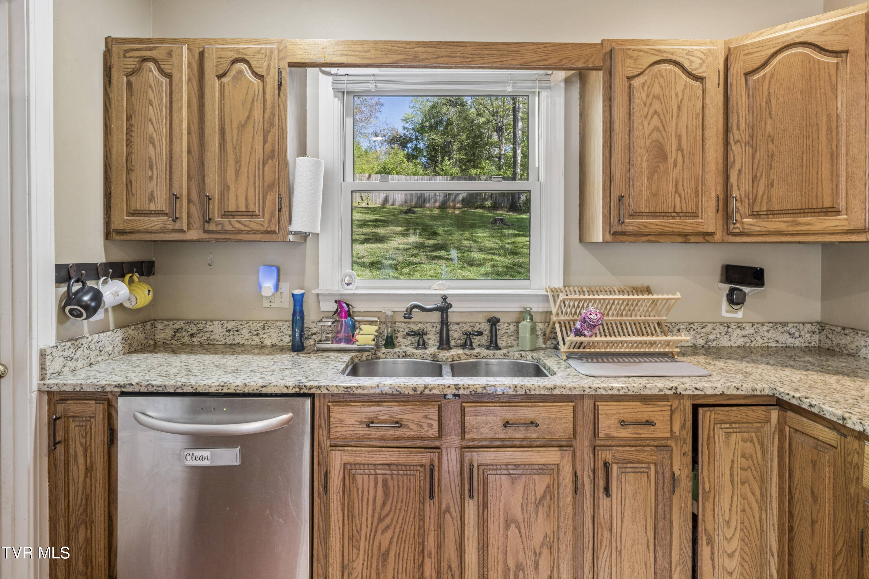 802 Chestnut Avenue Erwin, TN 37650 - Photo 15 of 78 ChestnutAve--12