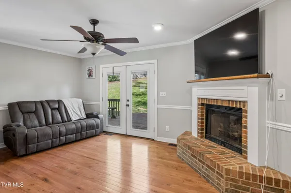 $469,900 | 802 Chestnut Avenue, Erwin, TN 37650