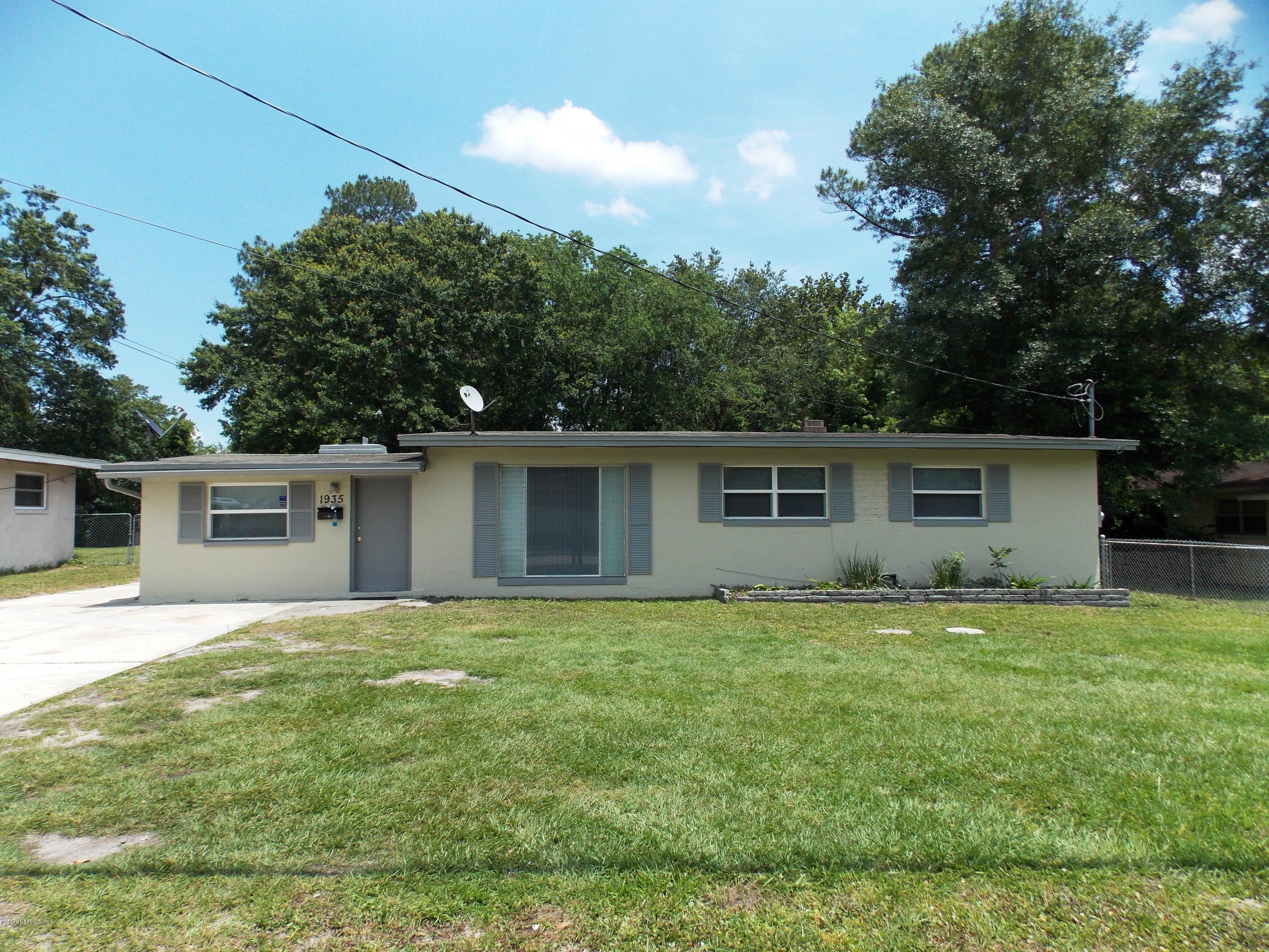1935 Fouraker Road Jacksonville, FL 32210 - Photo 1 of 11 Front of House