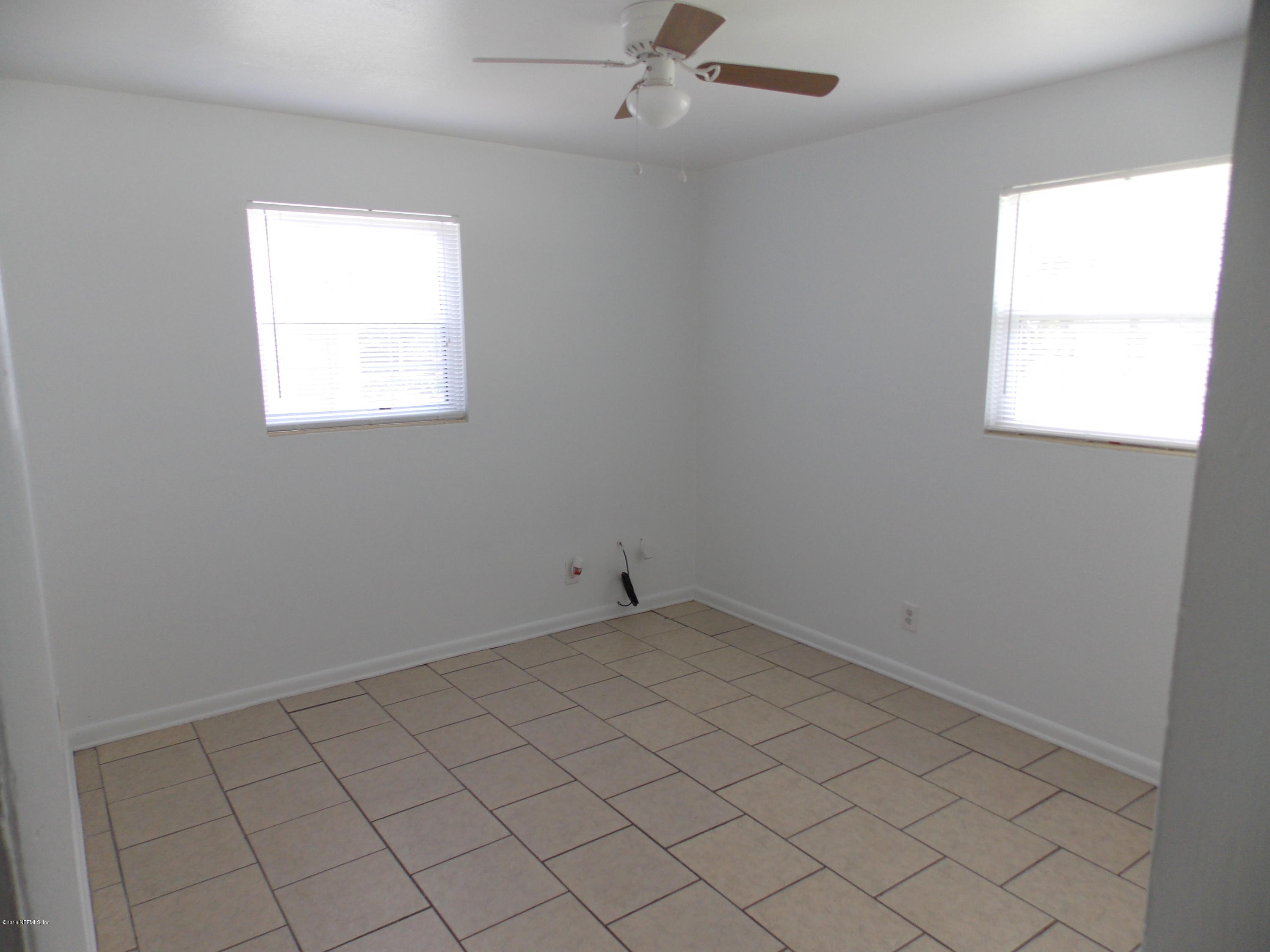 1935 Fouraker Road Jacksonville, FL 32210 - Photo 8 of 11 bedroom front corner