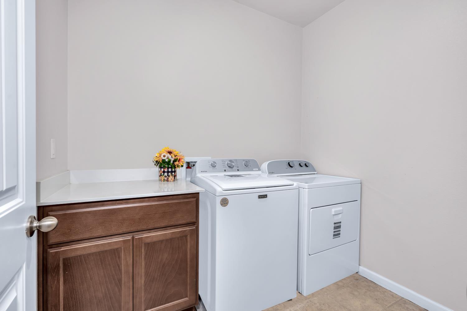 1476 Dynes Street Merced, CA 95348 - Photo 32 of 39 laundry room