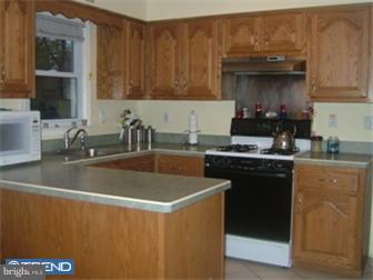 21 Abbott Road Hamilton, NJ 08690 - Photo 3 of 12 Kitchen