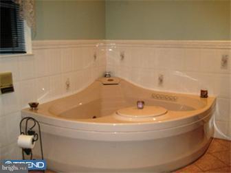 21 Abbott Road Hamilton, NJ 08690 - Photo 9 of 12 Bathroom