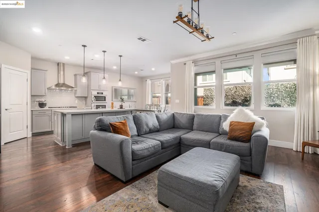 $819,500 | 927 Island Palm Way, Brentwood, CA 94513