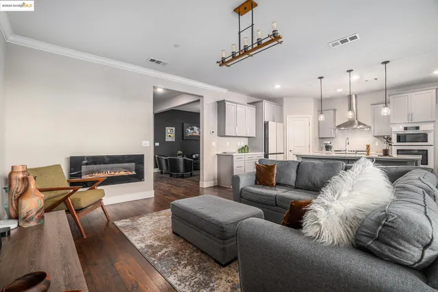 $819,500 | 927 Island Palm Way, Brentwood, CA 94513