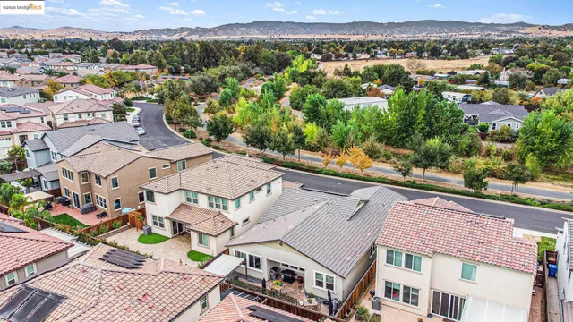 $819,500 | 927 Island Palm Way, Brentwood, CA 94513