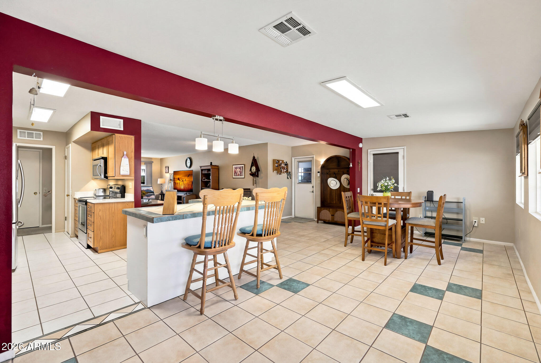 9810 West Blue Ridge Drive Sun City, AZ 85351 - Photo 4 of 29 Kitchen / Dining Room