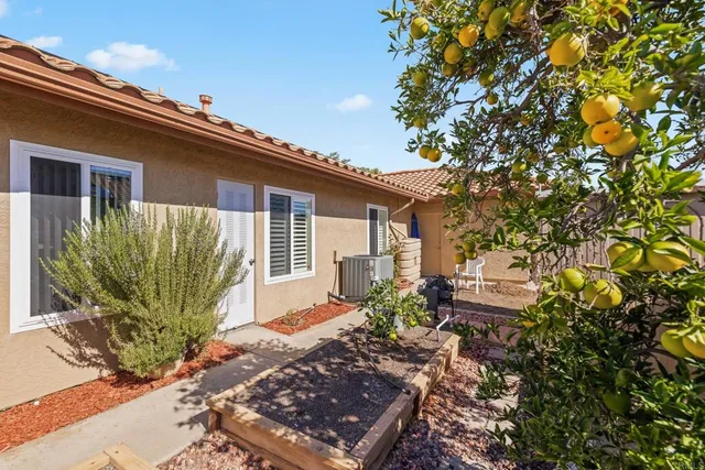$1,287,000 | 11862 Calle Deposito, El Cajon, CA 92019
