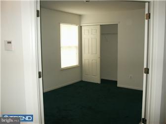 143 Alexander Road Beverly, NJ 08010 - Photo 3 of 4