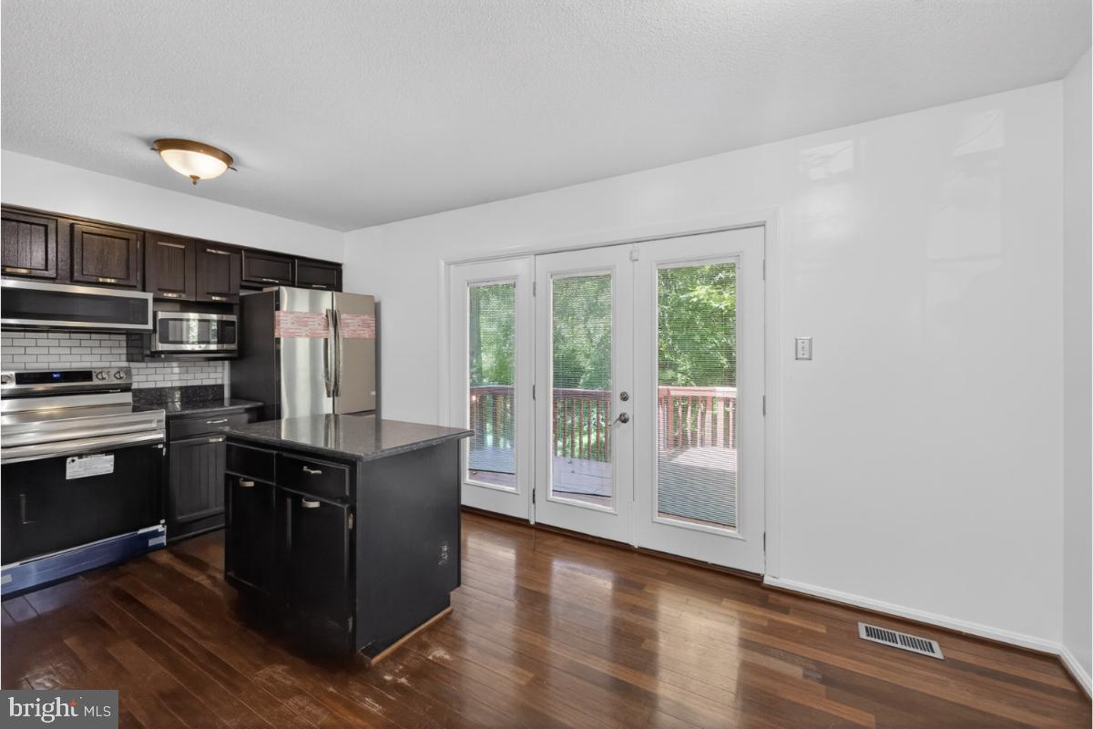 11348 Baroque Road Silver Spring, MD 20901 - Photo 7 of 41