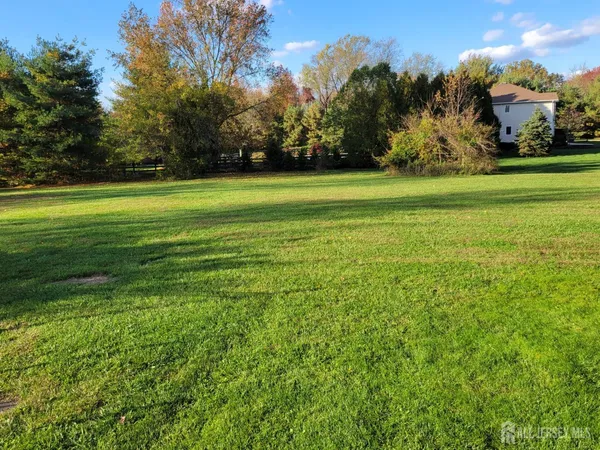 $5,500 | 2 Groendyke Circle, Millstone Township, NJ 08535