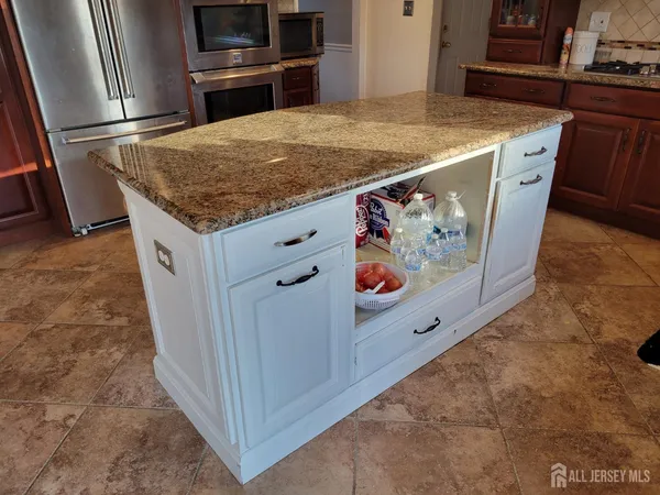 $5,500 | 2 Groendyke Circle, Millstone Township, NJ 08535