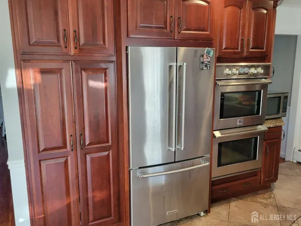 $5,500 | 2 Groendyke Circle, Millstone Township, NJ 08535