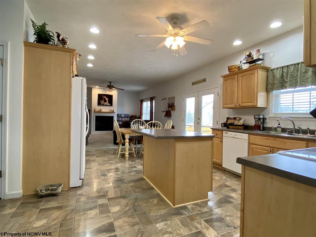 362 Ridgeway Drive Bridgeport, WV 26330 - Photo 4 of 13 Gallery Image 4