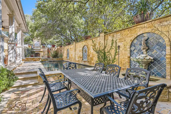 $11,000 | 2390 West 8th Street, Austin, TX 78703