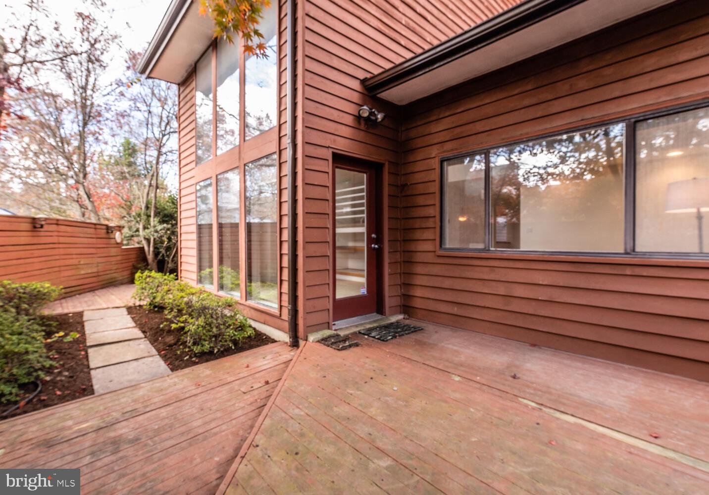 2100 South Bay Lane Reston, VA 20191 - Photo 36 of 43 Extensive Decking off Great Room