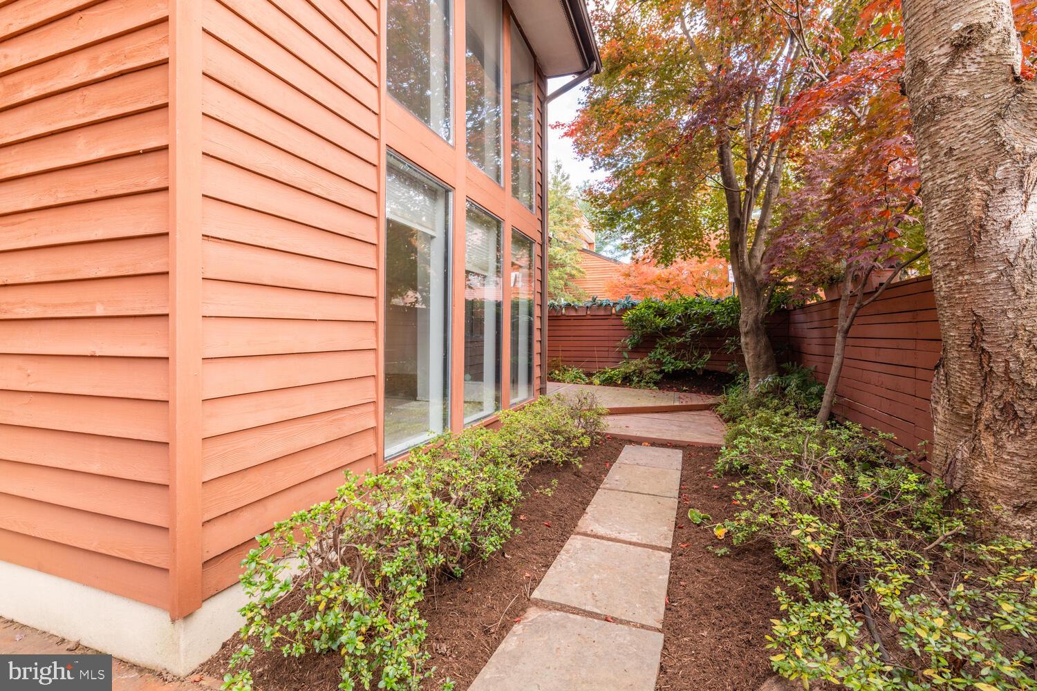 2100 South Bay Lane Reston, VA 20191 - Photo 37 of 43 Welcoming Gardens Connect Separate Deck Areas