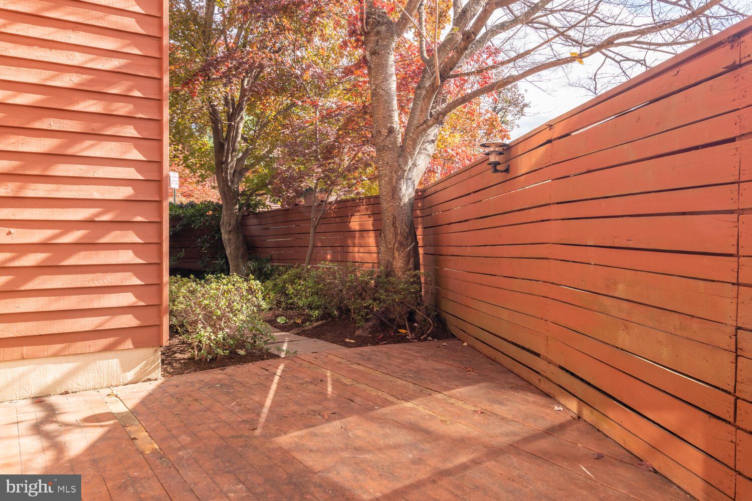 2100 South Bay Lane Reston, VA 20191 - Photo 38 of 43 Fabulous Private Deck Area