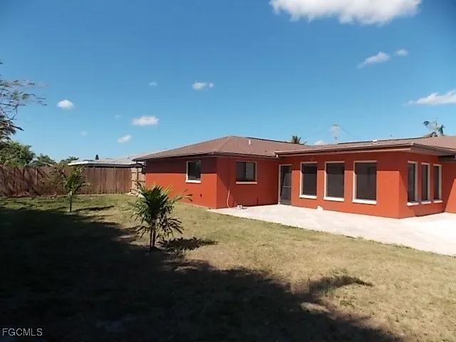 $299,000 | 854 Southeast 41st Street, Cape Coral, FL 33904