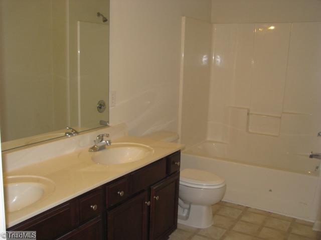 3295 High Cliffs Road Pfafftown, NC 27040 - Photo 11 of 13 Other. Upper Level Bath