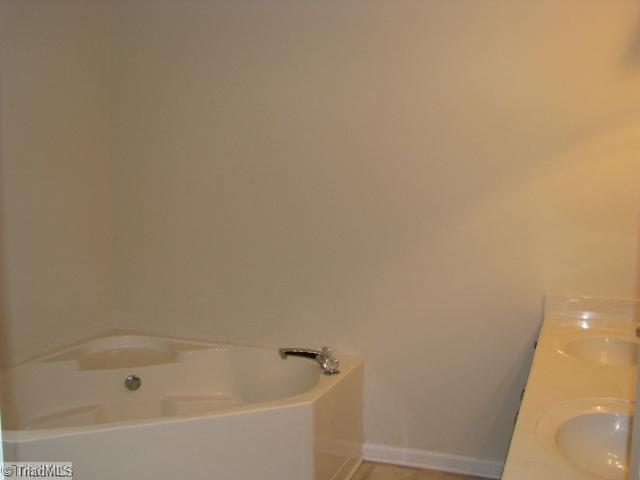 3295 High Cliffs Road Pfafftown, NC 27040 - Photo 8 of 13 Master Bath/Spa.
