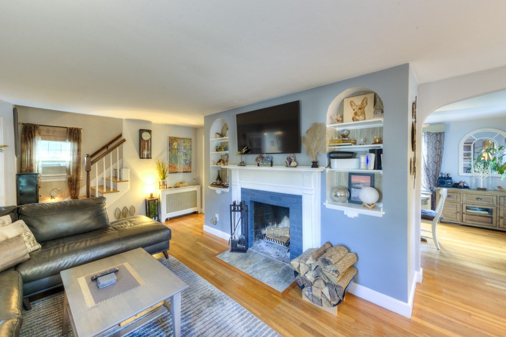 6 Stoneleigh Road Worcester, MA 01606 - Photo 8 of 42 Gallery Image 8