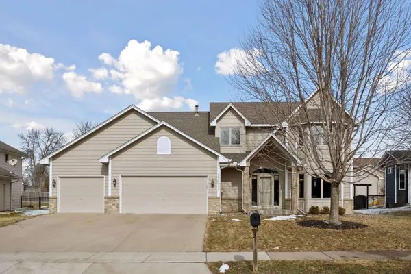 $599,900 | 17532 82nd Avenue North, Maple Grove, MN 55311