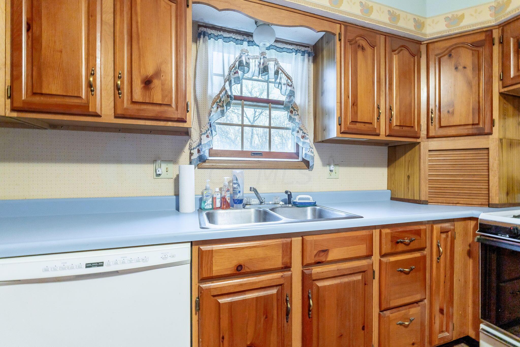 487 Meadow Lane Springfield, OH 45505 - Photo 24 of 58 487 Meadow Ln (Interior)-15