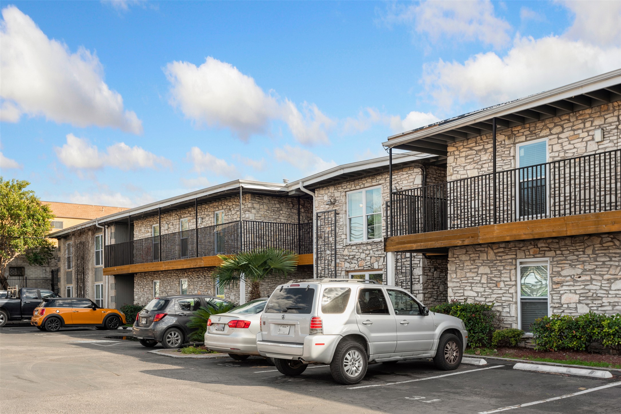 2401 Manor Road, Unit 209 Austin, TX 78722 - Photo 11 of 18