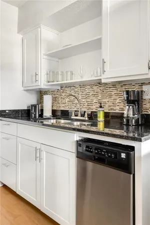 $1,400 | 2401 Manor Road, Unit 209, Austin, TX 78722