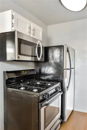 $1,400 | 2401 Manor Road, Unit 209, Austin, TX 78722