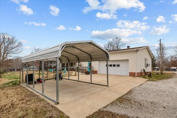 $259,900 | 305 Landfill Road, Waverly, TN 37185