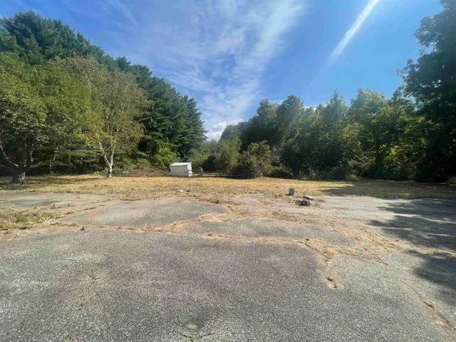 $300,000 | 221 New Durham Road, Alton, NH 03809