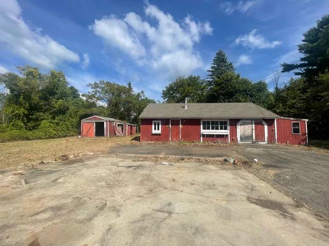 $300,000 | 221 New Durham Road, Alton, NH 03809
