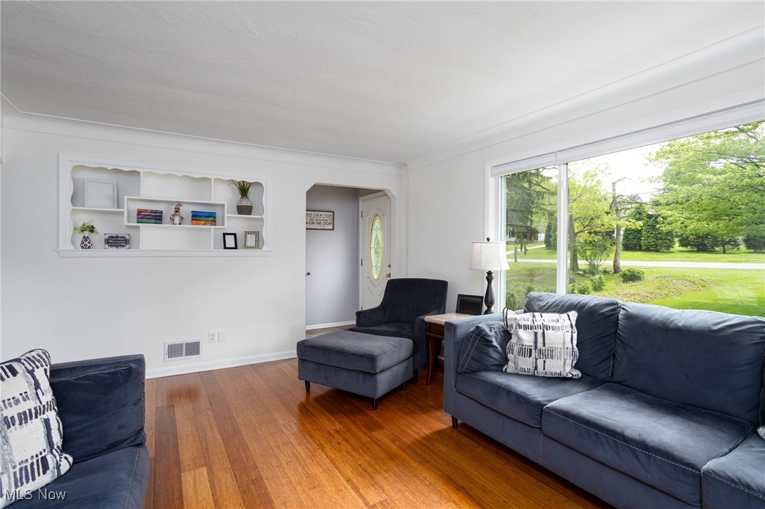 1760 West Sprague Road Cleveland, OH 44134 - Photo 5 of 37 Gallery Image 5