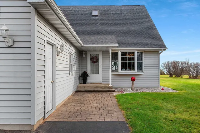 $599,900 | N1356 Lakeshore Road, Kewaunee, WI 54216
