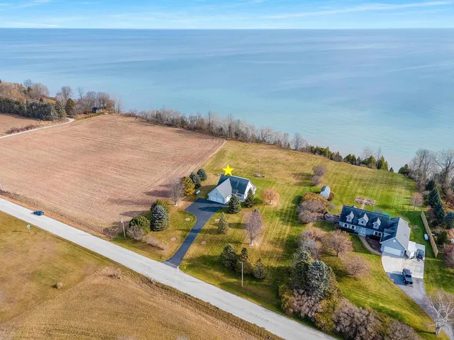 $599,900 | N1356 Lakeshore Road, Kewaunee, WI 54216