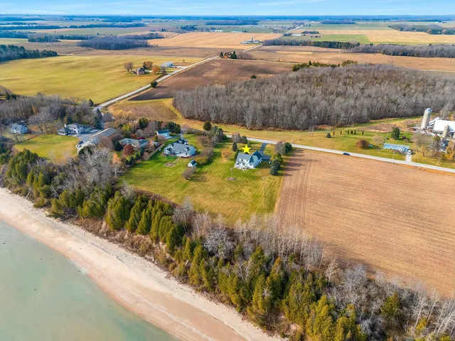 $599,900 | N1356 Lakeshore Road, Kewaunee, WI 54216