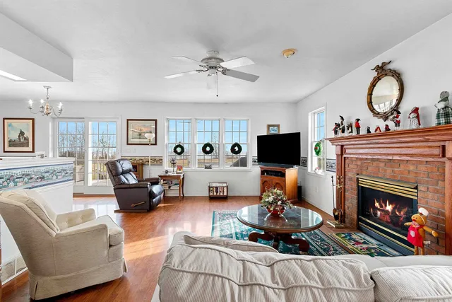 $599,900 | N1356 Lakeshore Road, Kewaunee, WI 54216