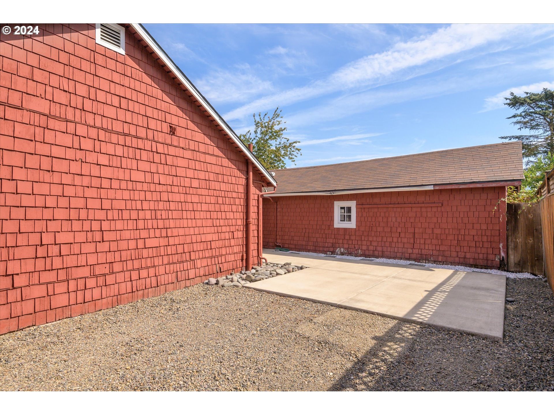91019 South Coleman Street Eugene, OR 97408 - Photo 17 of 29 a view of an empty room